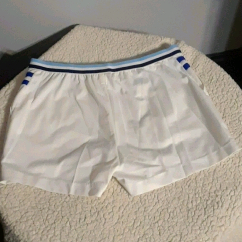 Vintage Fila Shorts - Picture 4 of 9